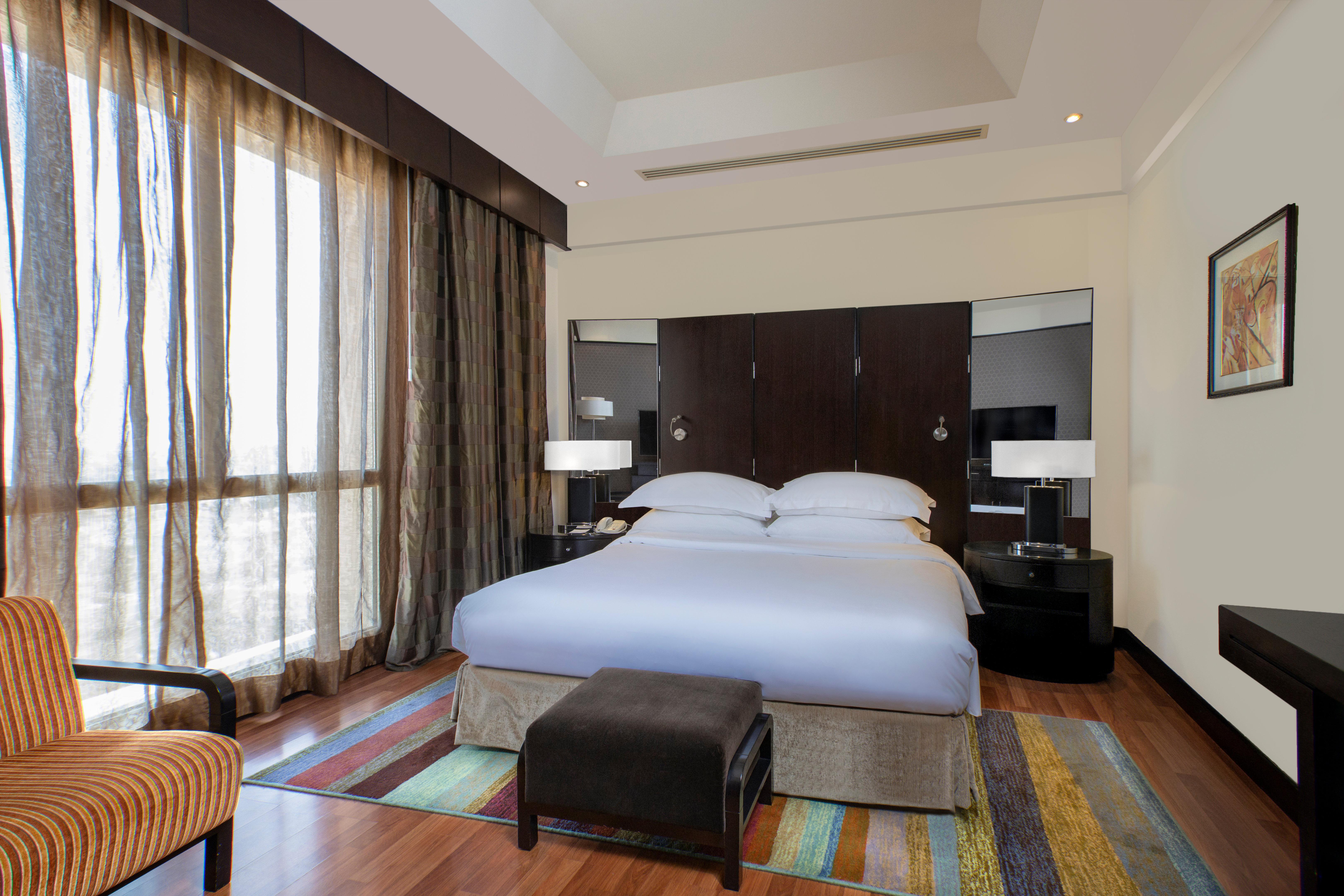 Crowne Plaza Al Khobar By Ihg Hotel Exterior foto A bedroom at the hotel