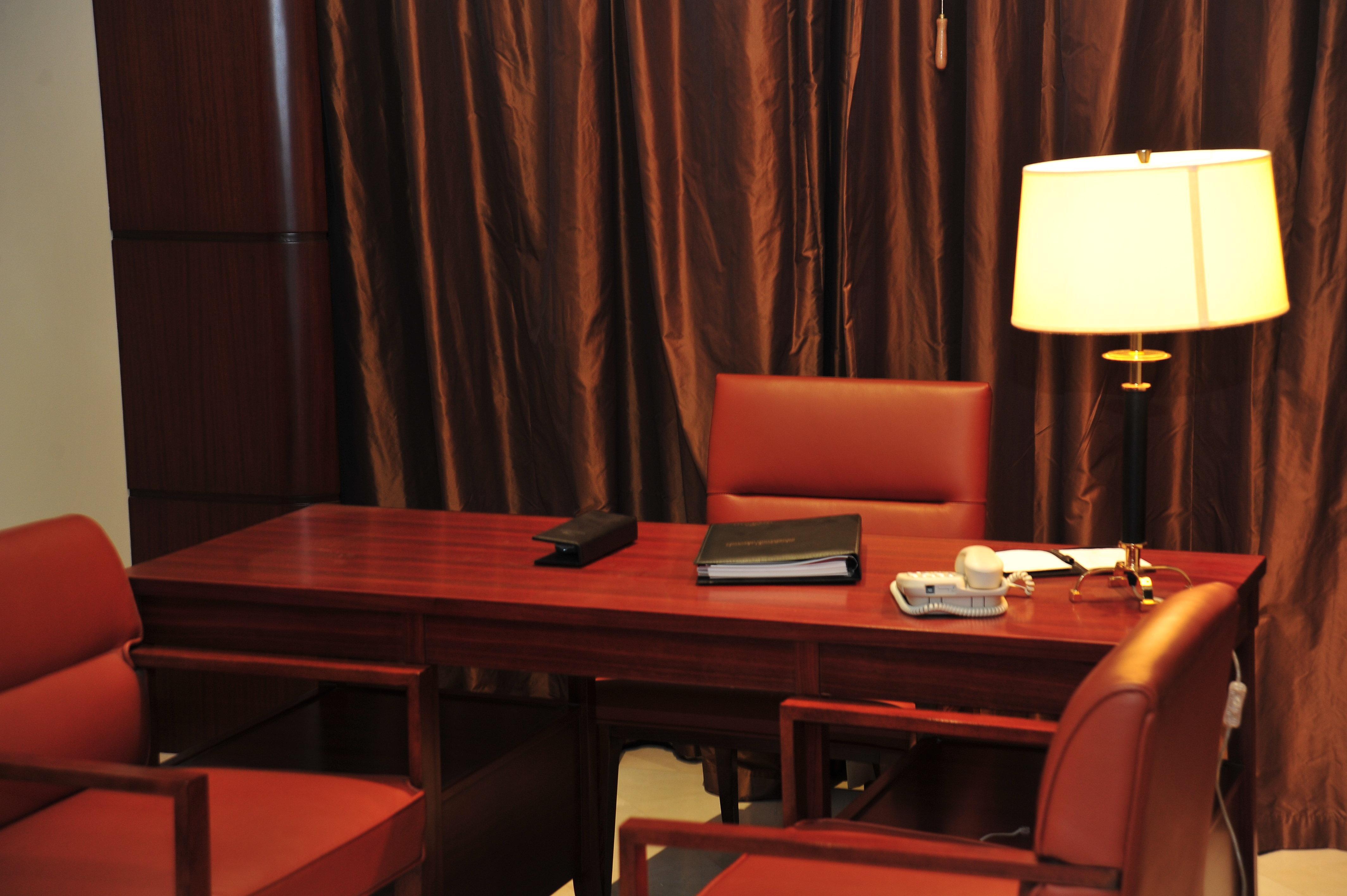Crowne Plaza Al Khobar By Ihg Hotel Exterior foto A typical office