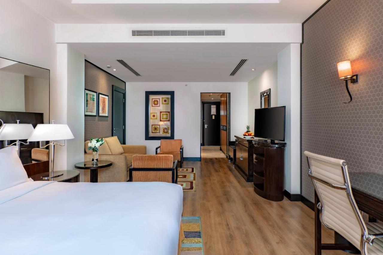 Crowne Plaza Al Khobar By Ihg Hotel Exterior foto A room at the hotel