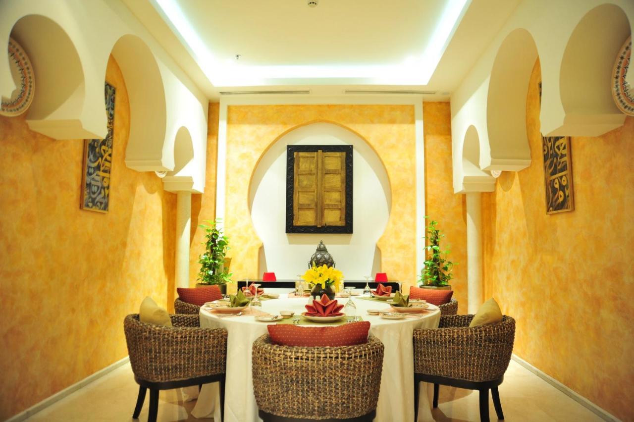 Crowne Plaza Al Khobar By Ihg Hotel Exterior foto The restaurant